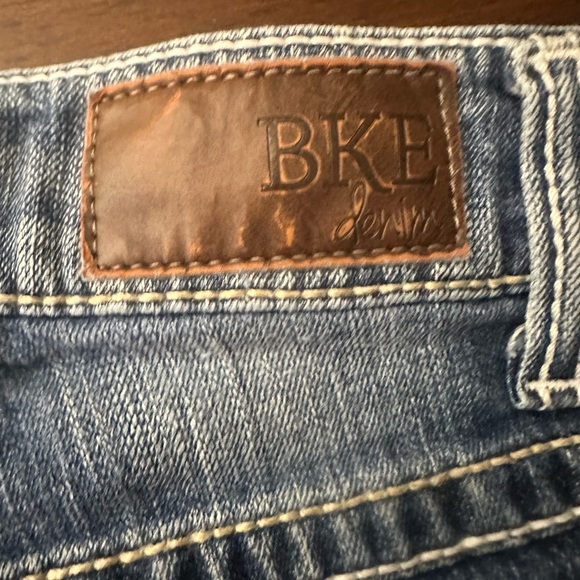 COPY - BKE STELLA CUT-OFF JEAN SHORTS - Picture 7 of 10